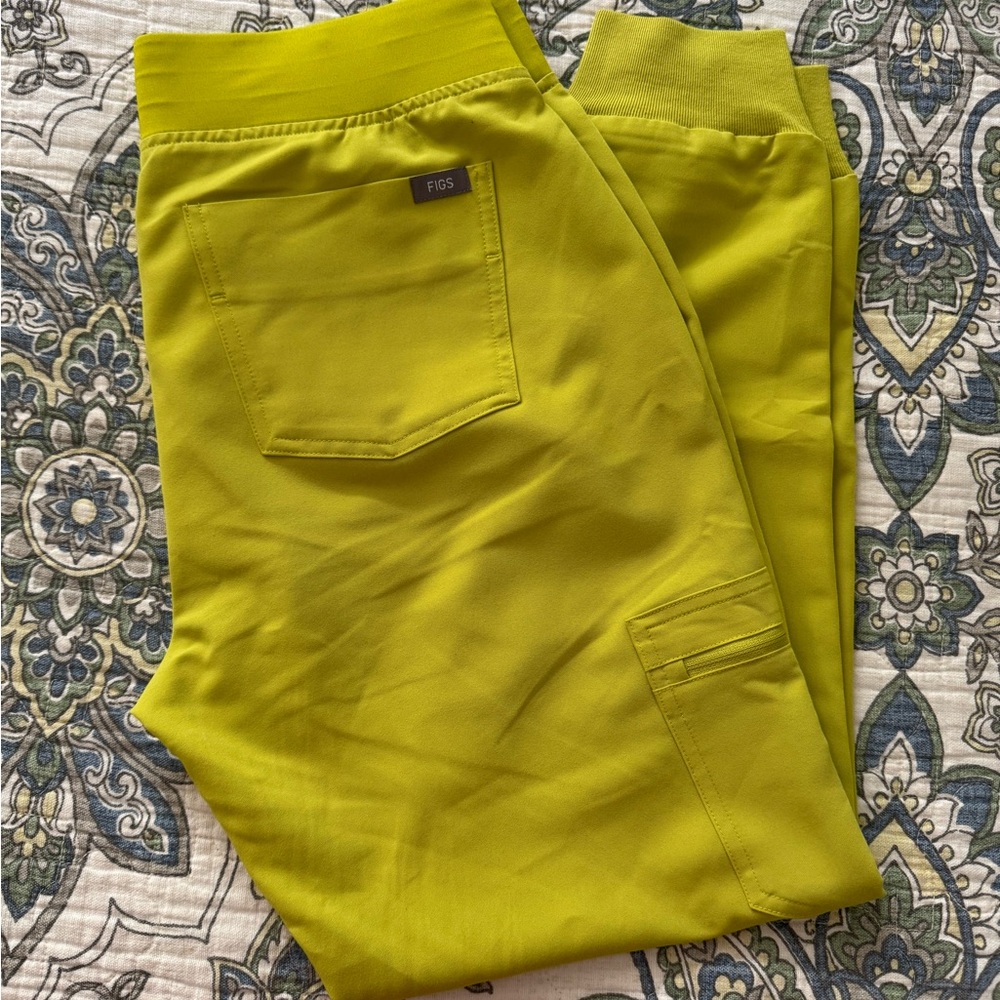NEW- FIGS Women’s Lime Green Pants